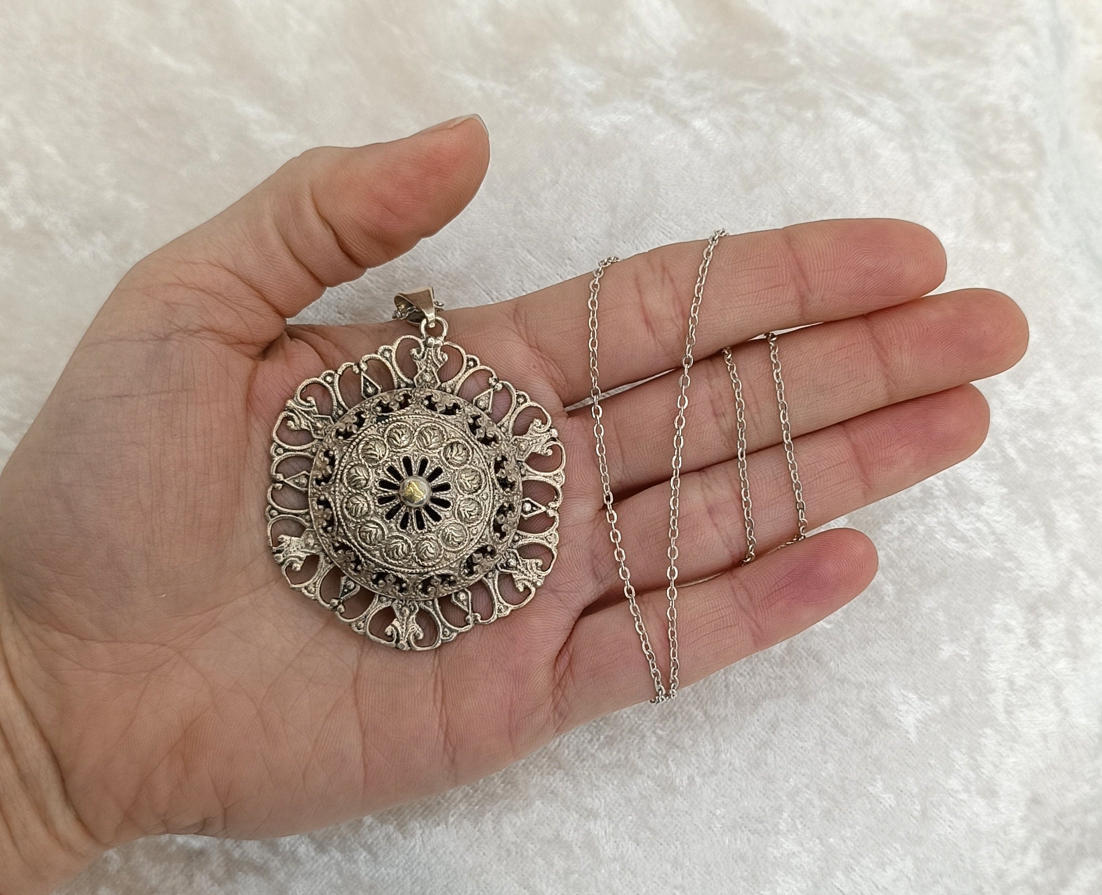3.93 CARATS SI / Diamant H Zambien Émeraude Halo Clou Boucles 14k or 3.93 CARATS SI / Diamant H Zambien Émeraude Halo Clou Boucles 14k or