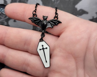 Collana Goth Bat & Coffin - Ciondolo bianco e nero