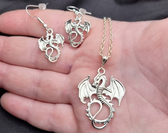 Fantasy DnD Cosplay RPG Silver Dragon Wyvern Oorbellen en Ketting Set