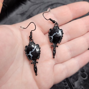 Goth Gamer VTM VTMB Vampire: The Masquerade - Bloodlines RPG Broken Mirror Malkavian Clan Earrings
