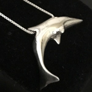 Sterling Silber - Halskette mit Schweinswal Delfin Anhänger an Sterling 16 &quot;L Box Kette, 6,95 Gramm