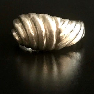 Sterling Silver - Ring Size 7, Domed Drape Design, 4.4g Weight,  Hallmarked: 929
