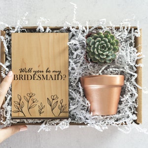 Will You Be My Bridesmaid Succulent Gift Box, Custom Bridesmaid Proposal Gift Box for Sister, Personalized Wedding Party Gift Set