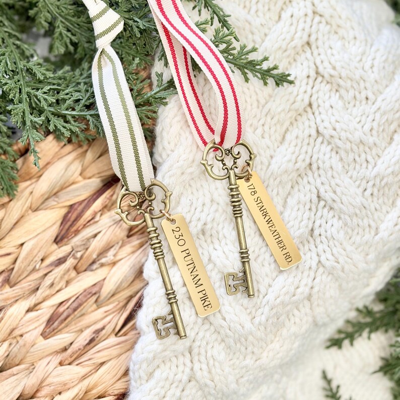 Personalized metal key ornament for new homeowners, engraved housewarming decor
