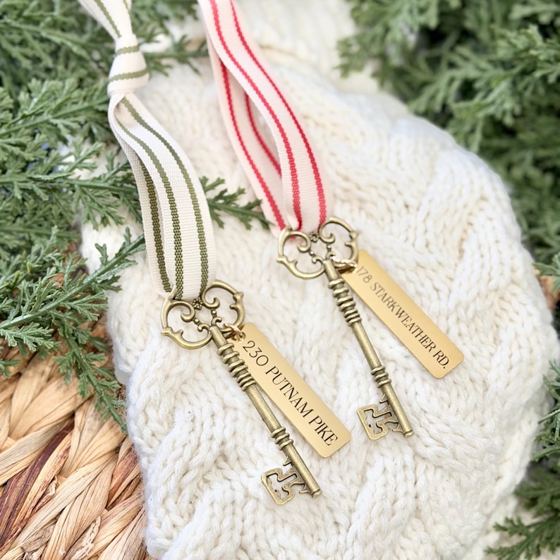 Custom engraved key ornament for new home celebration, metal Christmas tree decoration