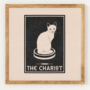 Il Carro - Carta dei Tarocchi del Gatto - Stampa in stile Lino Vintage di Beneficenza - Decorazione Celeste con Astrologia Mistica - Arte Murale Minimalista Boho