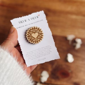 Heart-to-heart wooden pin - A gift to thank a bright person