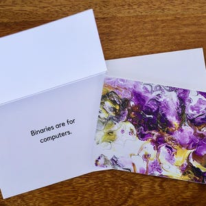 Carte de voeux abstraite subtile de fierté non binaire - 10 x 15 cm - Art de la fierté subtile - oeuvre d'art fluide - jeu de mots non binaire - Enby