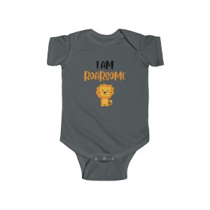 Roarsome Lion Standing Pozytywny Uroczy Zabawny Inspiracja Niemowlęcy Jersey Body INFBS000039