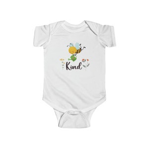 Bee Kind Flowers Podlewanie Pozytywne Słodkie Zabawne Inspiracja Niemowlę Jersey Body INFBS000010