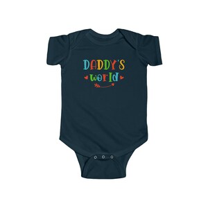 Daddy's World Heart Arrow Pozytywne Słodkie Zabawne Inspiracje Body Jersey dla Niemowląt INFBS000051