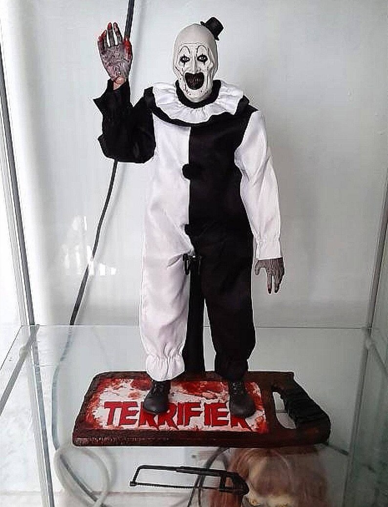 Terrifier Art the Clown: 1/6 Scale Bloody Hacksaw Figure Stand - Etsy
