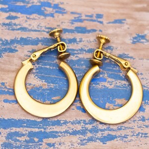 Vintage Gold Ton Ring Kreis Halbmond Creolen - L32