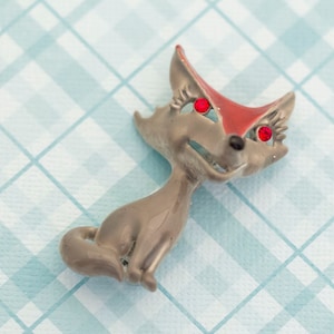 Gray Ruby Red-Eyed Cat-L1