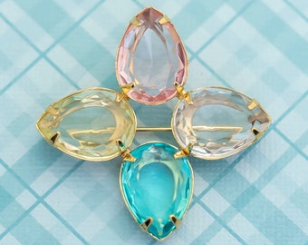 Vintage Diamond Crystal Clover by Avon - L11