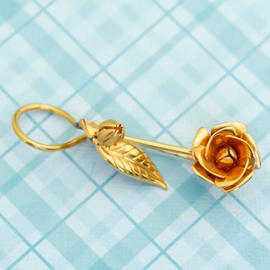 Vintage Golden Rose Brooch - L17