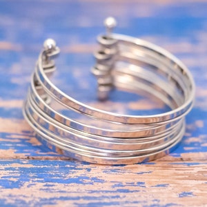 7 inch, Vintage Multi Bands Silver Tone Cuff Bracelet - L34