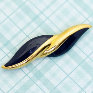 Vintage Abstract Modern Brooch by Monet - L26