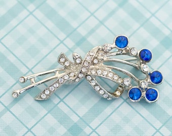 Beautiful Rhinestone Floral Brooch - L5