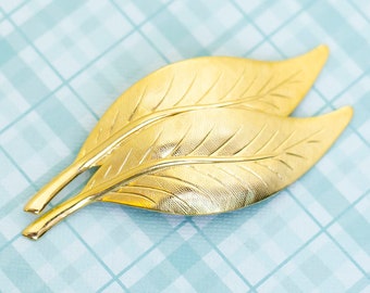 Vintage Golden Leaves Brooch - L25