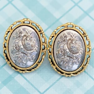 Victorian Oval Floral Elegance Stud Earrings - L16