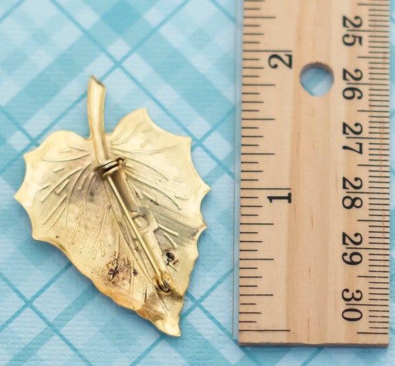 Art Nouveau Vintage Leaf Brooch - L10 - image 2