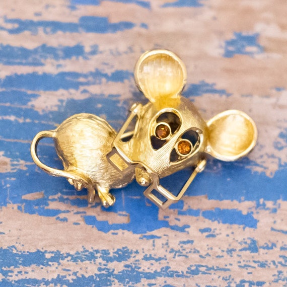 Vintage Clockwork Mouse Rhinestones Gold Tone Bro… - image 1