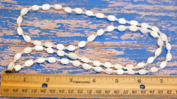 32 inch, Vintage White Oval Mother of Pearl Beads… - image 3