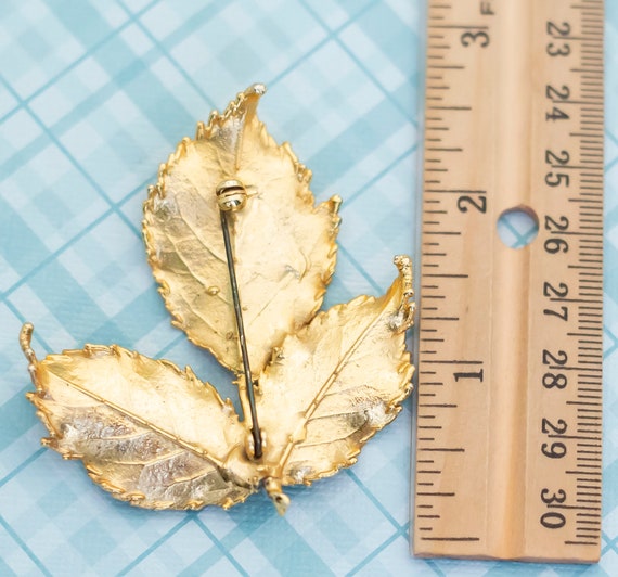 Vintage Golden Tri-Leaf Brooch - L18 - image 2