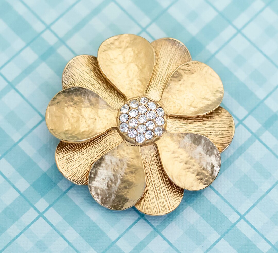 Broche Spectre Dorée Avec Strass Multicolores - Jolie Pièce Vintage - Occasion