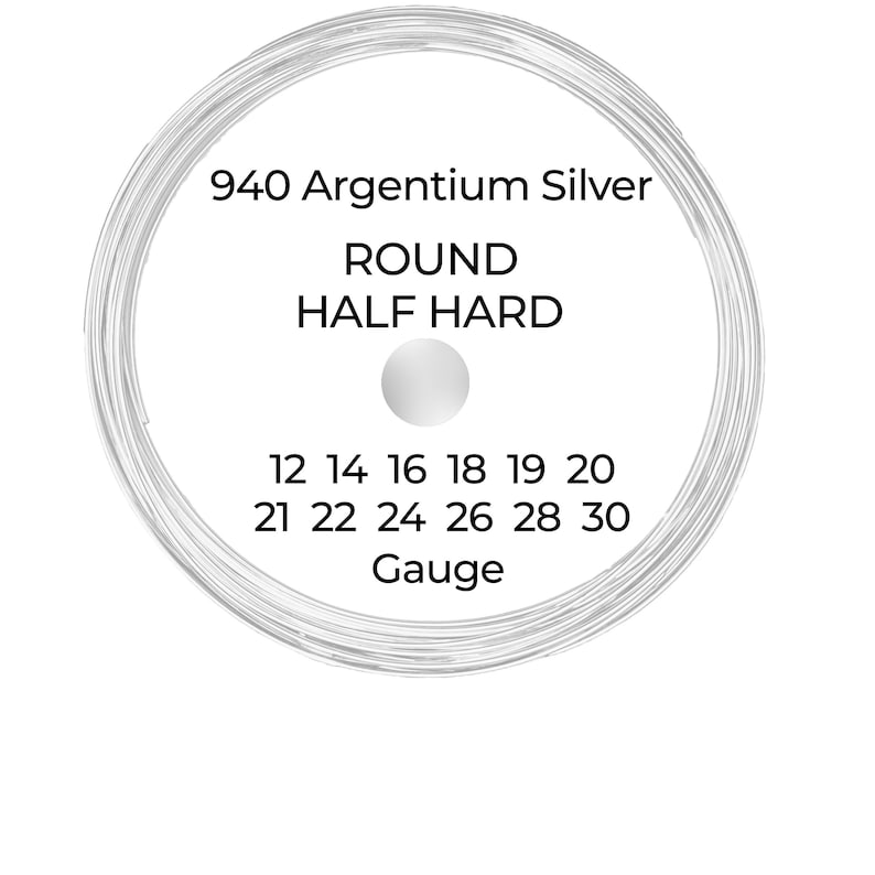 Pode incluir: Uma bobina de fio de prata Argentium 940, redondo e semi-duro, em calibres 12, 14, 16, 18, 19, 20, 21, 22, 24, 26, 28 e 30.