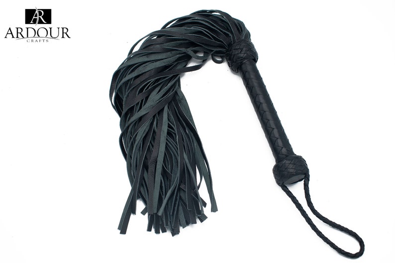 Real Suede Leather Flogger 100 Falls Thuddy Flog Whip with Leather Braided Handle BDSM Couples Sex Toy Heavy Duty 