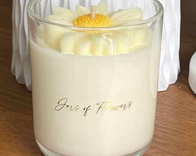 Daisy Flower Candle - English Pear & Fresia Scented