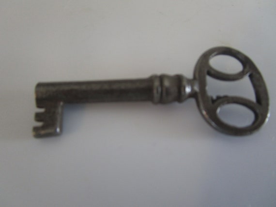 Antique Victorian Furniture Key - image 3