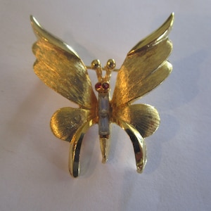 Vtg Brushed Gold Tone Butterfly Brooch with Rhinestones