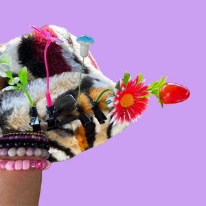 10 pack mixed rave sprouts| Flower clips| PLUR| Sprout clips| Ravers| Cute clips| EDCO| Djs| EDCMX | Rave accessories| Plants vs Zombies image 2