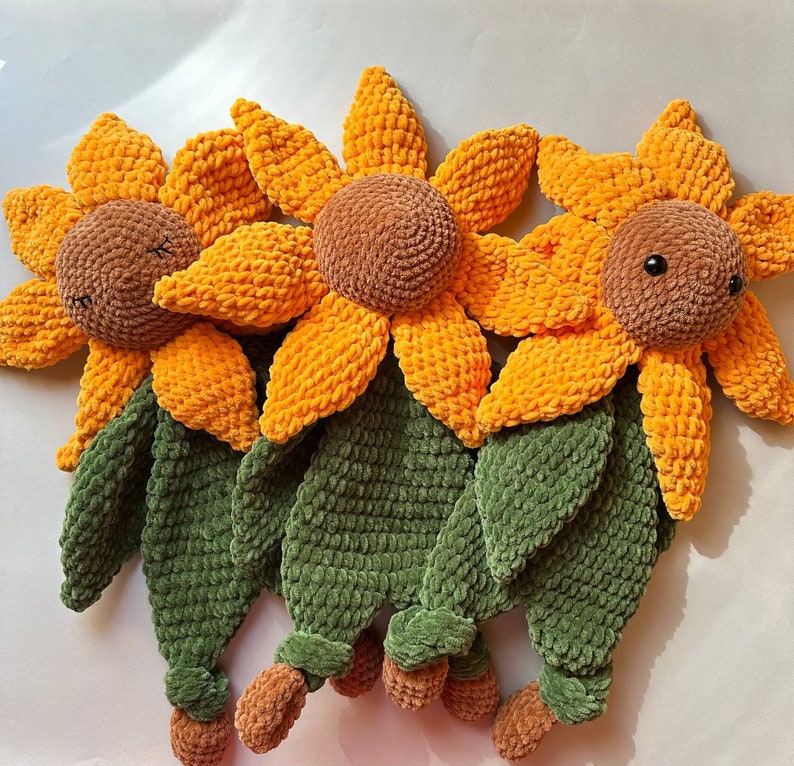 Sunflower crochet snuggler pattern. Lovely amigurumi pattern. Newborn crochet pattern. Crochet Sunflower blanket. Pattern PDF zdjęcie 10