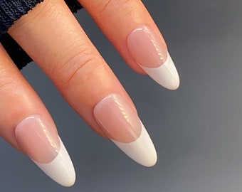 Classic French Tips Lover | Essential Nails | Fresh & Classic Look Nails | Clean look for all occasions | Salon Quality Nails | xhz603