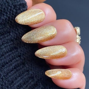 Gold Snowlight (Cat Eye Effect) | Reusable Nails | Glue On The Nails | Salon Quality Nails | Ipz37