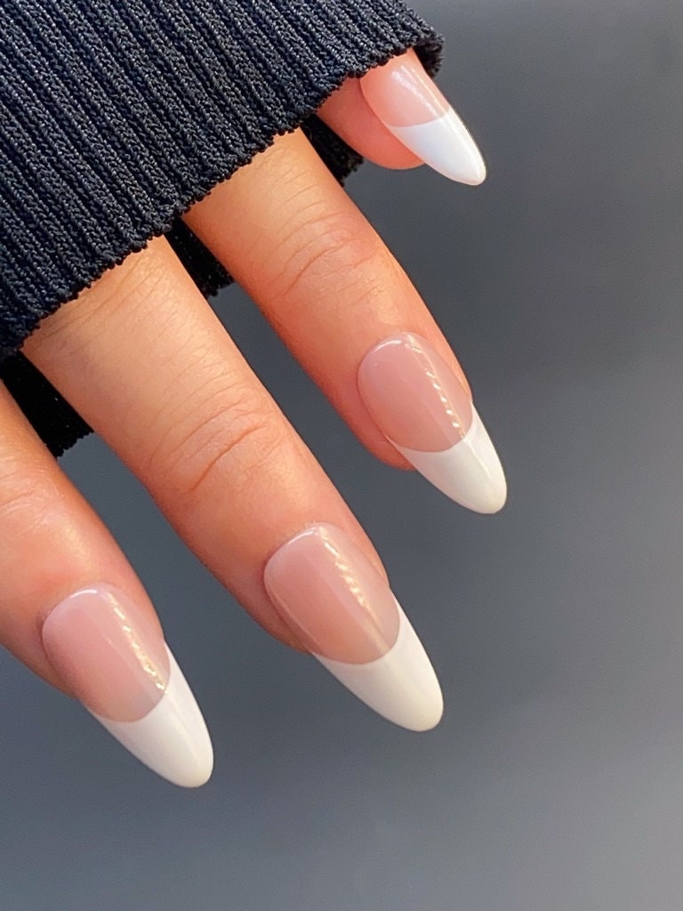 Classic French Tips Lover | Essential Nails | Fresh & Classic Look Nails | Clean look for all occasions | Salon Quality Nails | xhz603