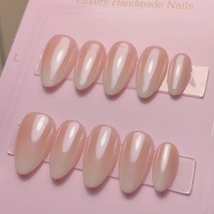 Glazed Ombré Doughnut / Gorgeous Nails / Summer Nails / Strong Gel Nails / 3min to apply at home / Salon Quality Nails
