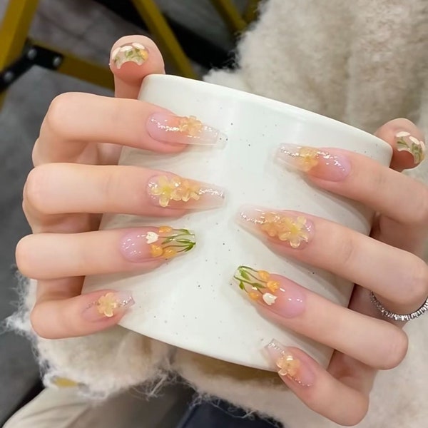 Magnifique presse tulipe printanière jaune en fleurs | Ongles fleur 3D | Ongles en gel | Ongles faits main | rmz1888