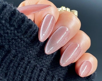 Timeless Touch (Cat Eye Effect) | Durable Nails | Essential Nails | Reusable Nails | Glue On The Nails | Salon Quality Nails | Ipz32