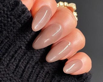 Mocha | Used High Quality Gel Product | Durable Nails | Essential Nails | Reusable Nails | Glue On The Nails | Salon Quality Nails | Ipz41