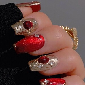 Deep Red Cat Eye and Champagne Chrome Nails | Unique Nail Design | Reflective Nails | Shiny Nails | lmz1285 image 3