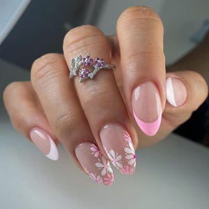 Pink and White Lace Flower / summer nails / high quality nails / solid nails / faux nails / unique nail design / inspo nails