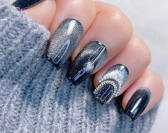 Curvy Pearls and Chains | Cat Eye Nails | Heart Nails | Casual Nails | Premium Nails | Faux Nails | Well Handmade Nails | xlm1260