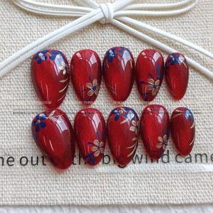 Ruby Red Minimalist Flower Press-On Nails, Velvet Floral Cat Eye Nails, Deep Red Shimmer Fake Nails, Reusable Elegant Gel Mani, LM401