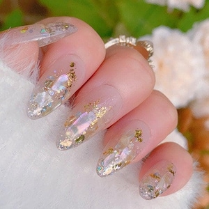 Holographic Iridescent Seashells and Gold Flakes | Gel Nails | Holiday Nails | Casual Nails | Reusable Nails | Salon Quality Nails | xtz192