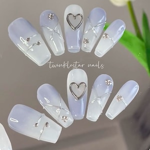 Blue To White Ombre Chrome Heart Press On Nails | Elegant Nails | Clean Nails | Premium Nails | Gel nails | yyz1305
